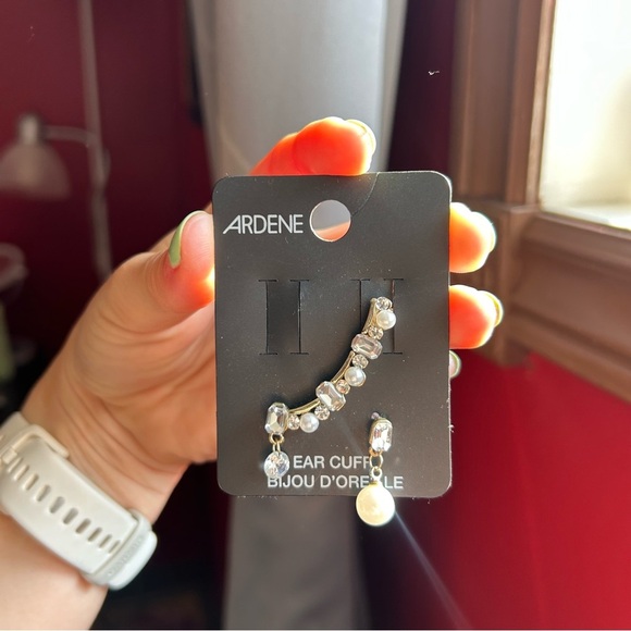 Ardene Silver Ear Cuff Earrings with Perls - Picture 2 of 4